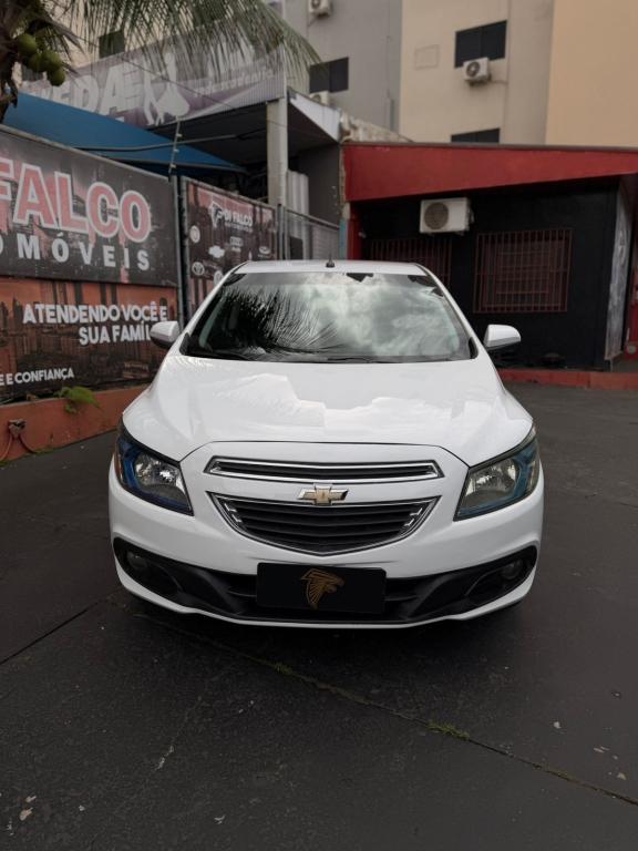 CHEVROLET Onix Hatch - Foto