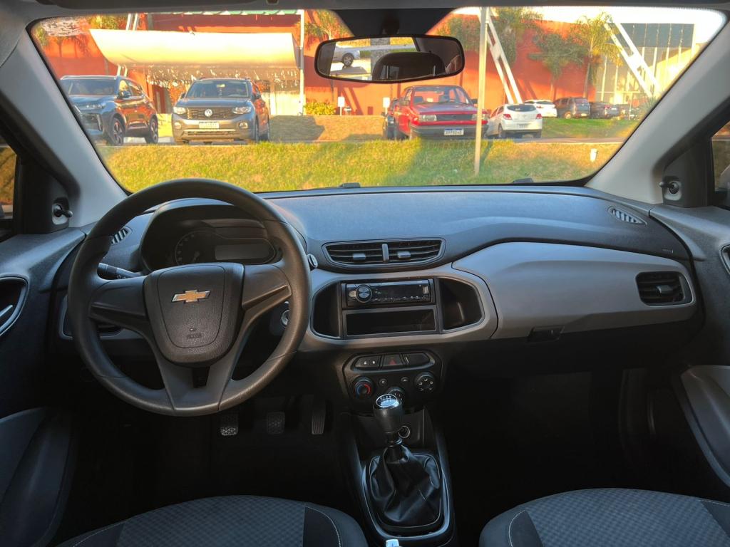 CHEVROLET Onix Hatch - Foto