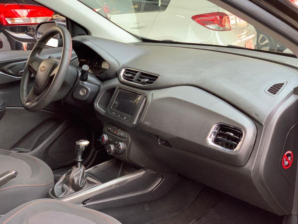 CHEVROLET Onix Hatch - Foto