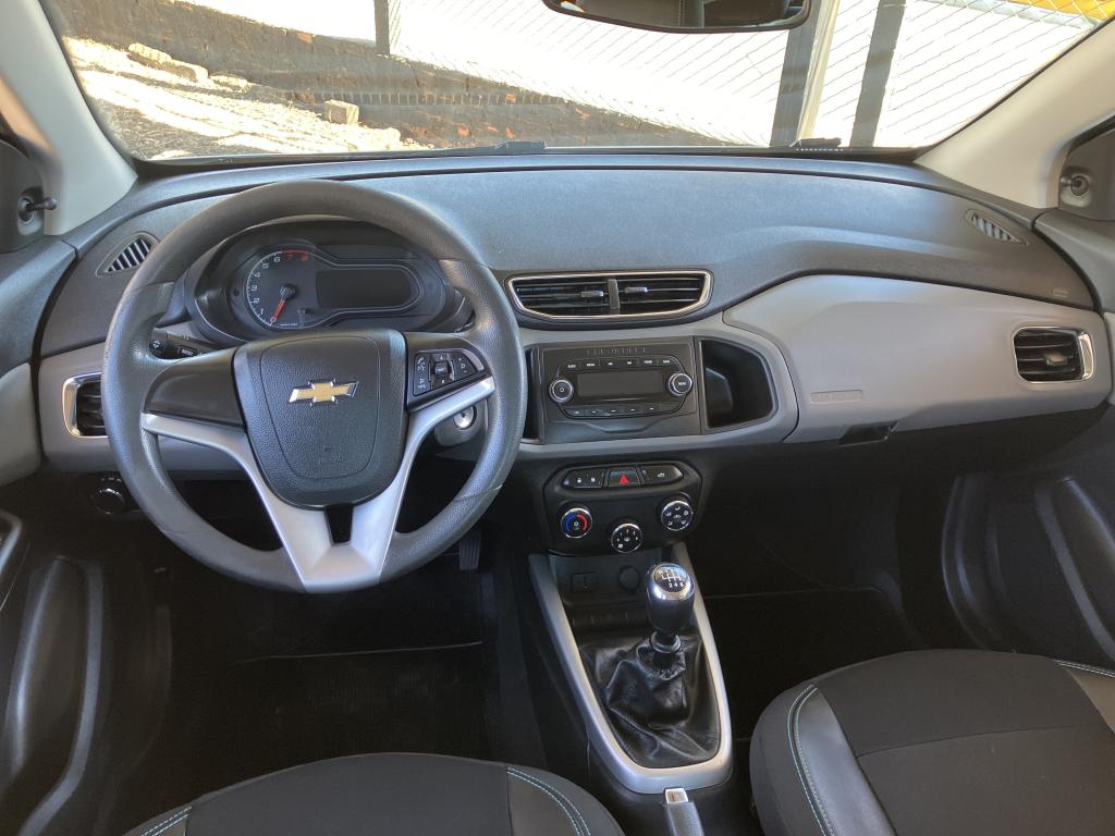 CHEVROLET Onix Hatch - Foto