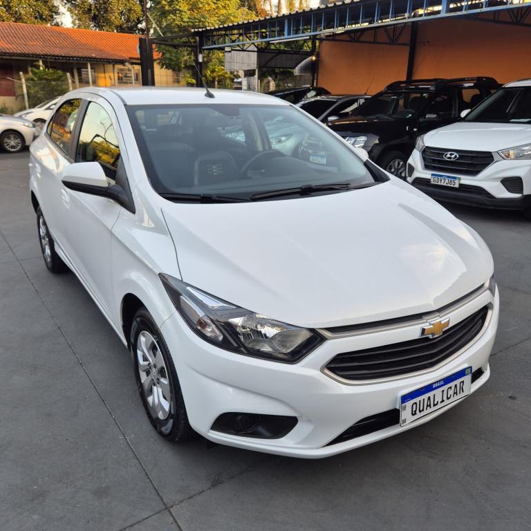 CHEVROLET Onix Hatch - Foto