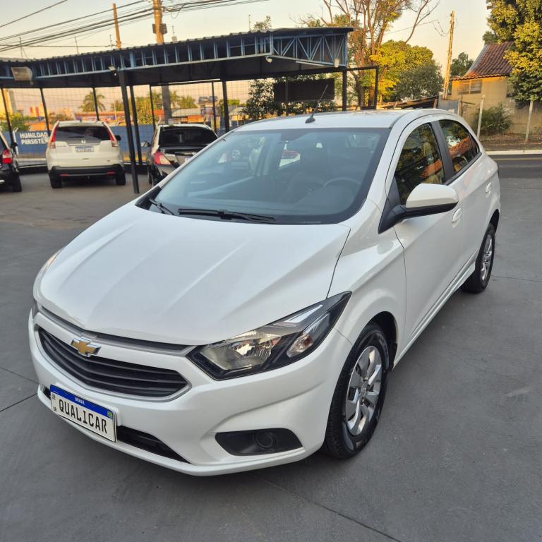 CHEVROLET Onix Hatch - Foto