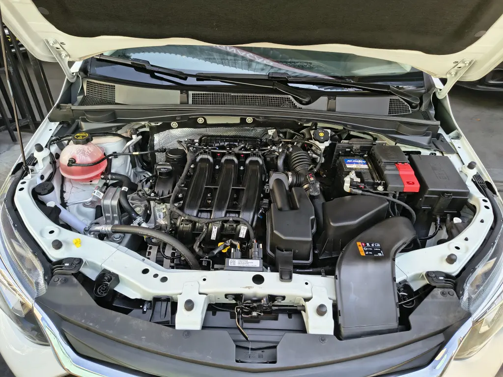 CHEVROLET Onix Hatch - Foto