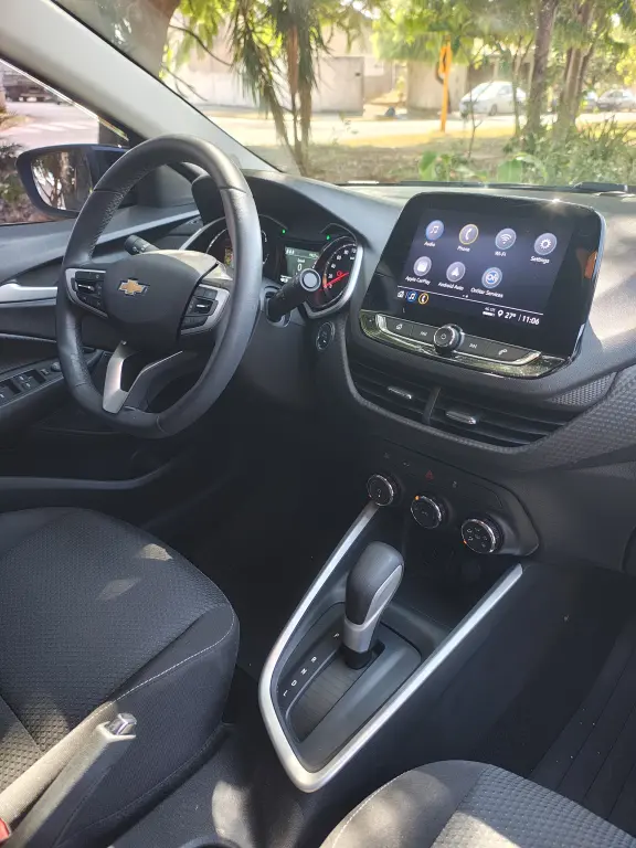 CHEVROLET Onix Hatch - Foto