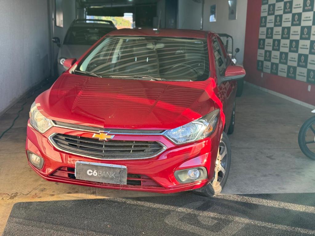 CHEVROLET Onix Hatch - Foto