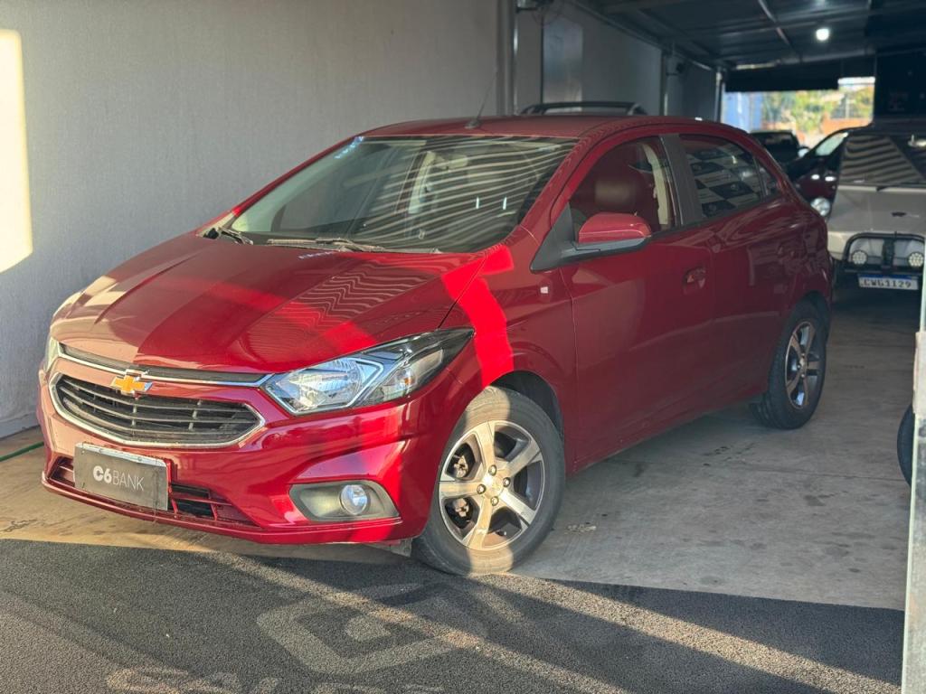 CHEVROLET Onix Hatch - Foto