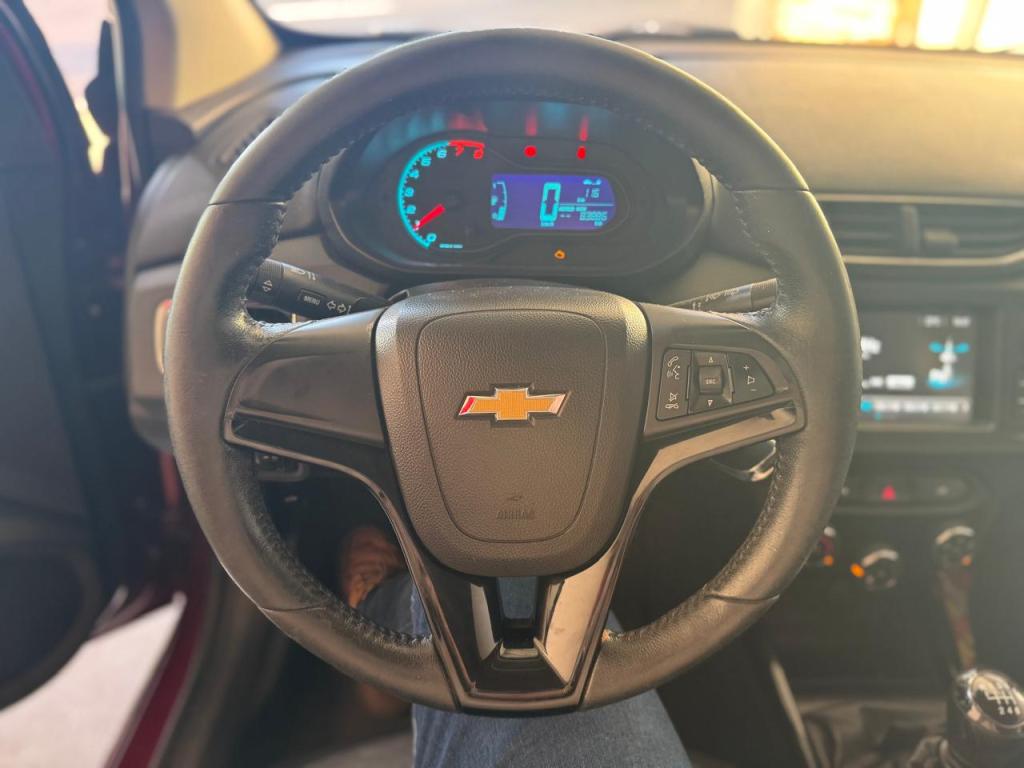CHEVROLET Onix Hatch - Foto