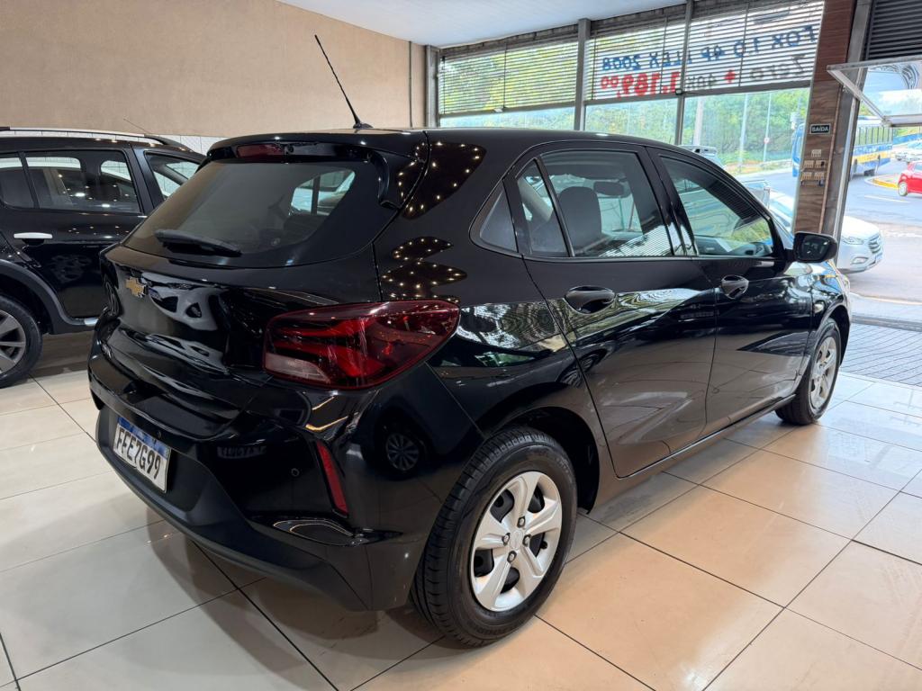 CHEVROLET Onix Hatch - Foto