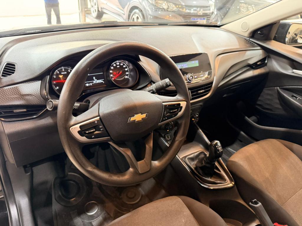 CHEVROLET Onix Hatch - Foto