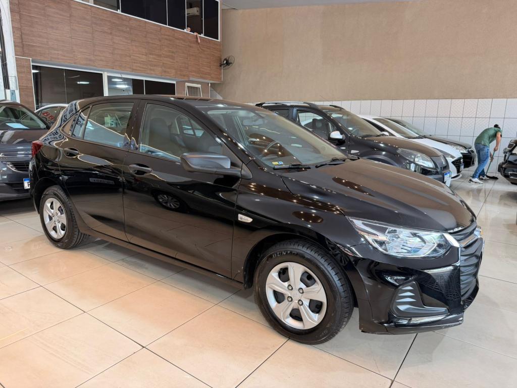 CHEVROLET Onix Hatch - Foto
