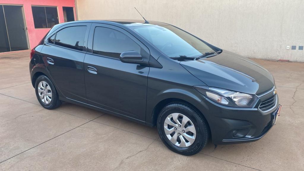 CHEVROLET Onix Hatch - Foto