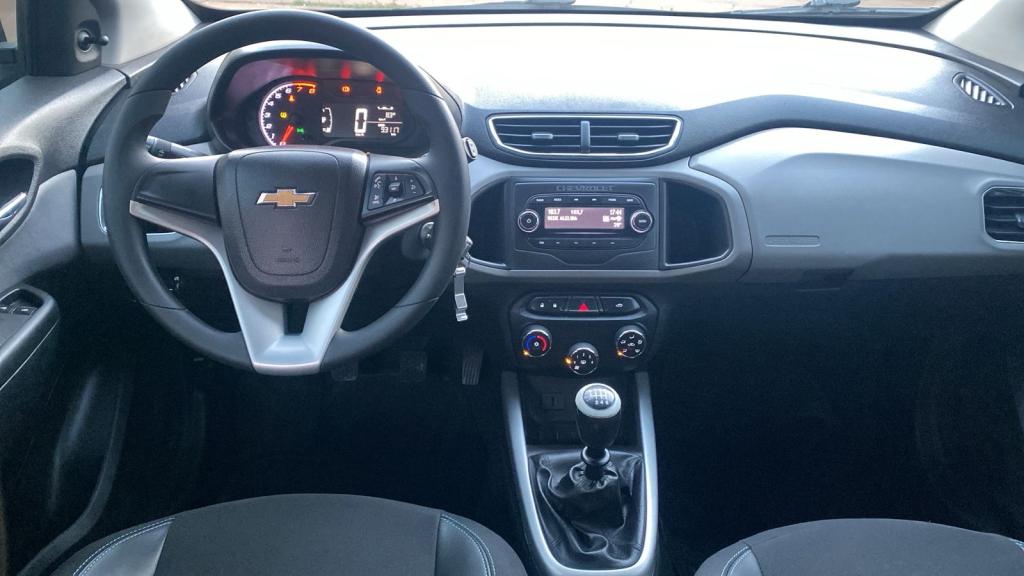 CHEVROLET Onix Hatch - Foto
