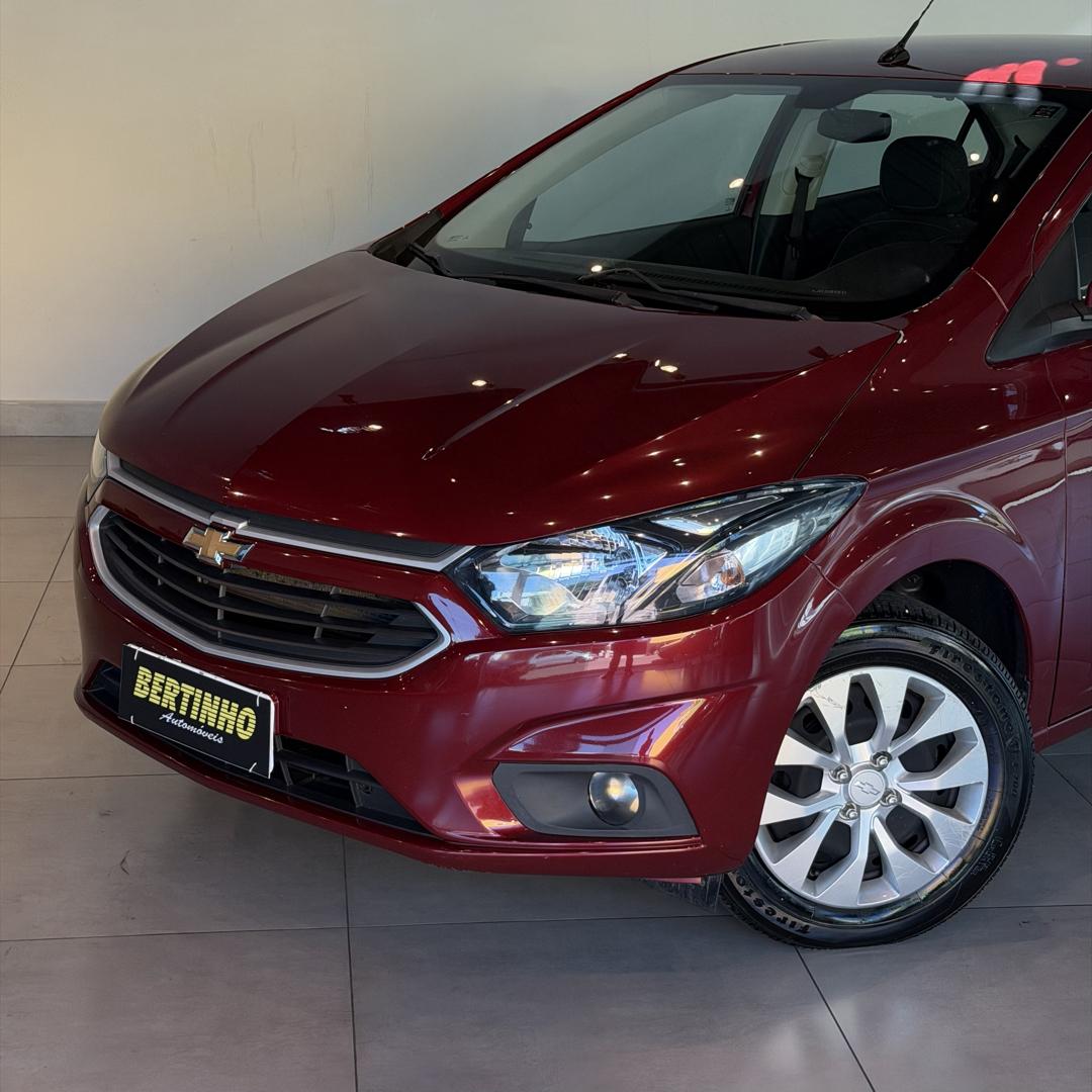 CHEVROLET Onix Hatch - Foto