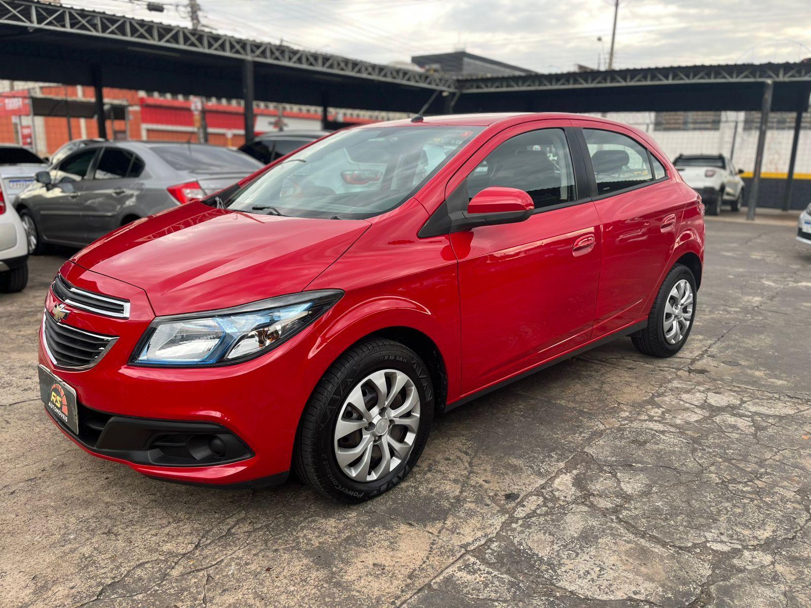 CHEVROLET Onix Hatch - Foto