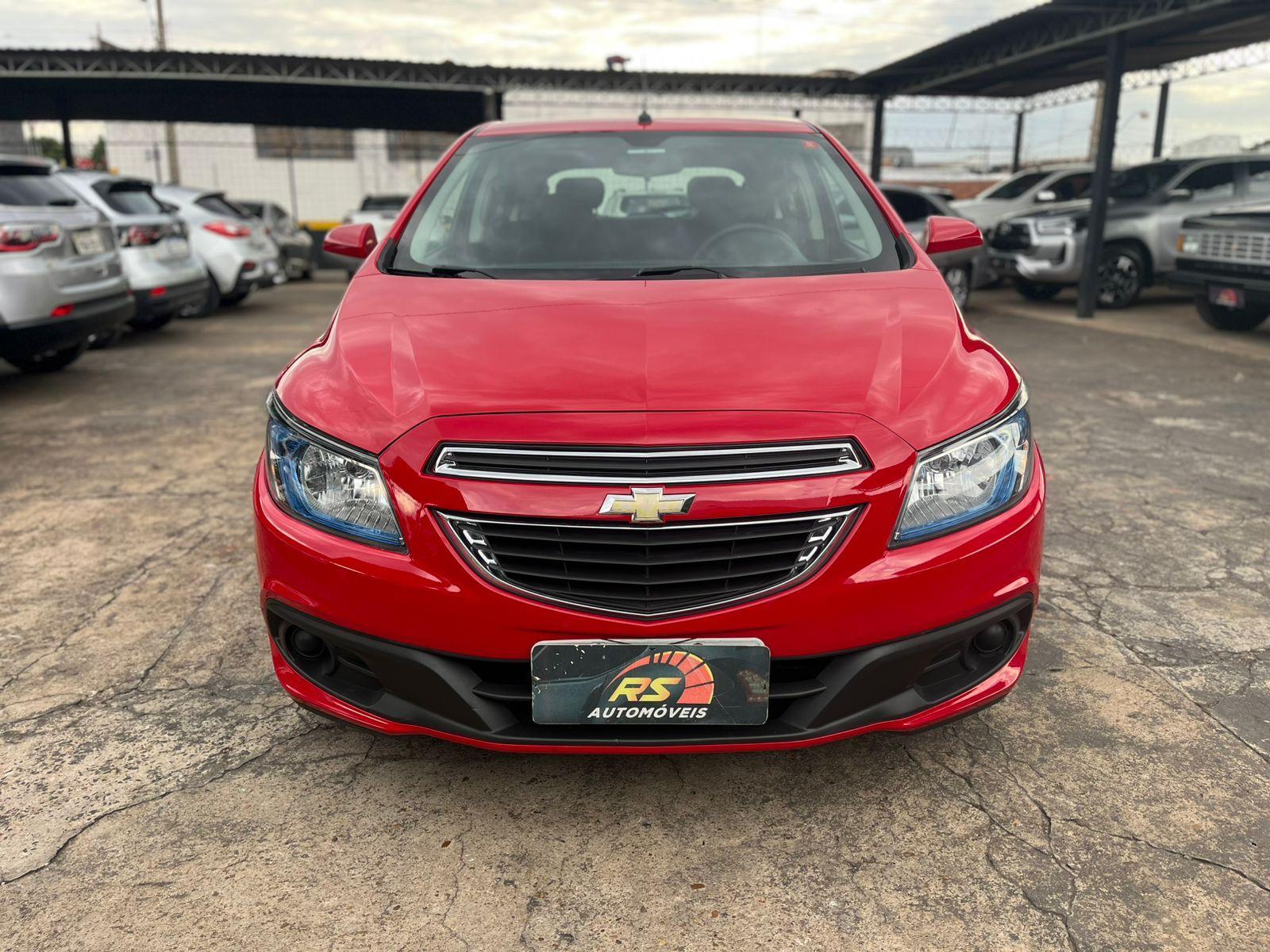 CHEVROLET Onix Hatch - Foto