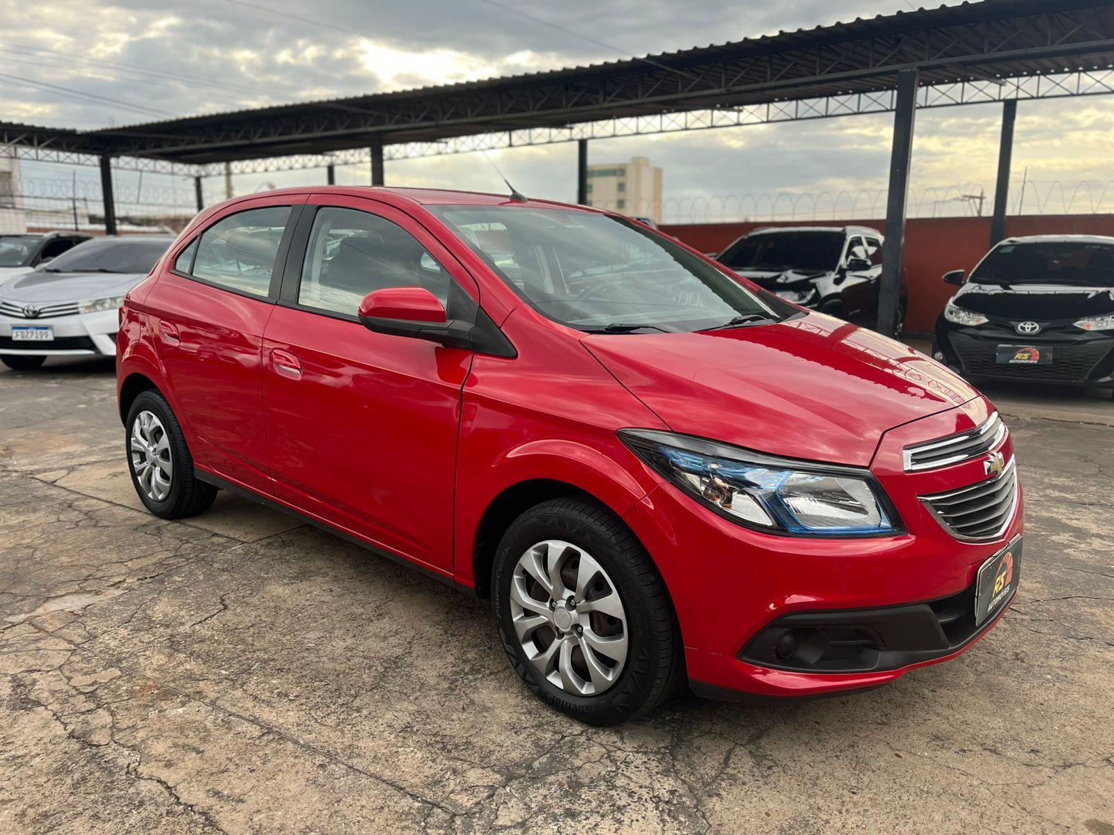 CHEVROLET Onix Hatch - Foto