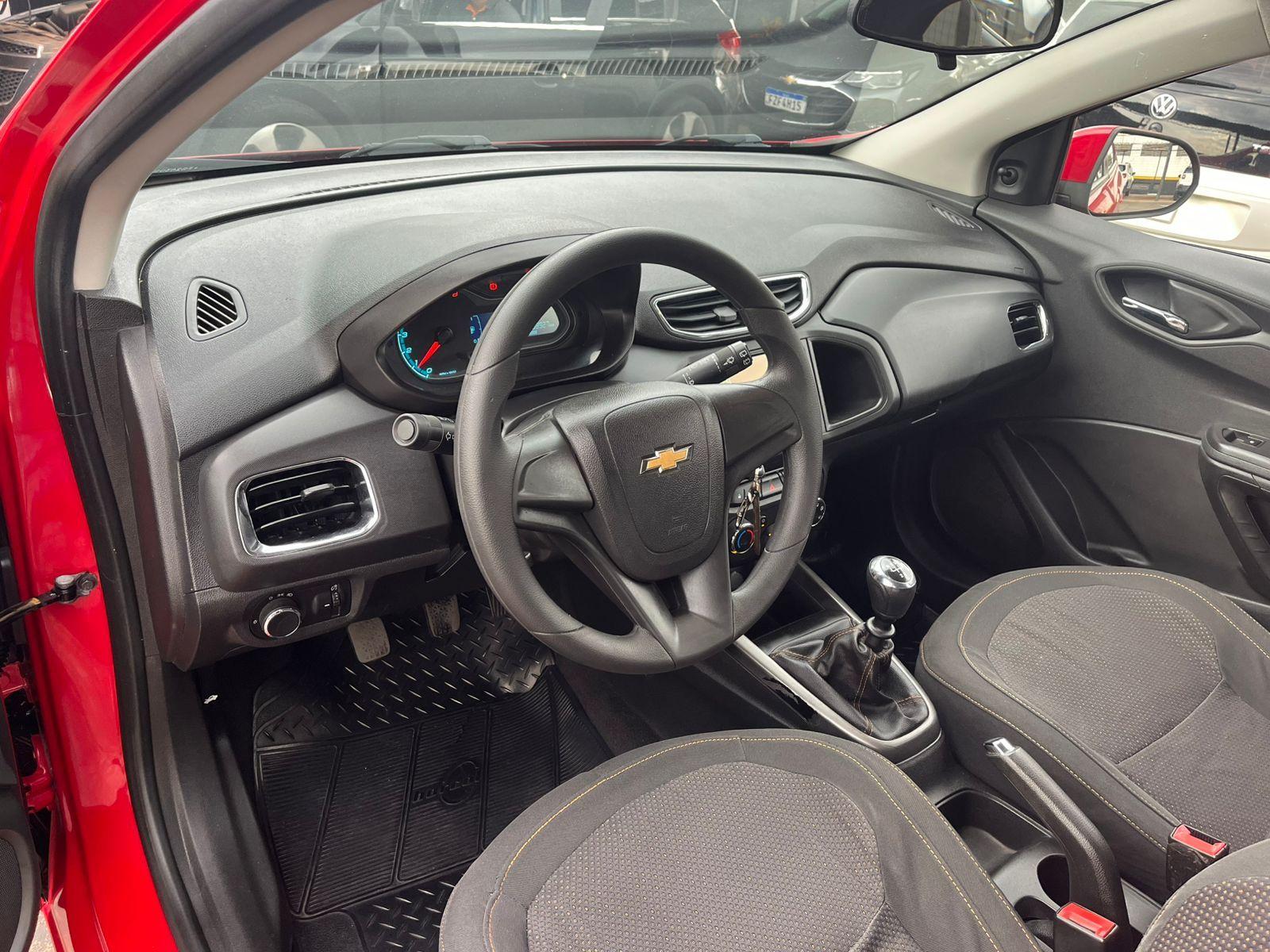 CHEVROLET Onix Hatch - Foto