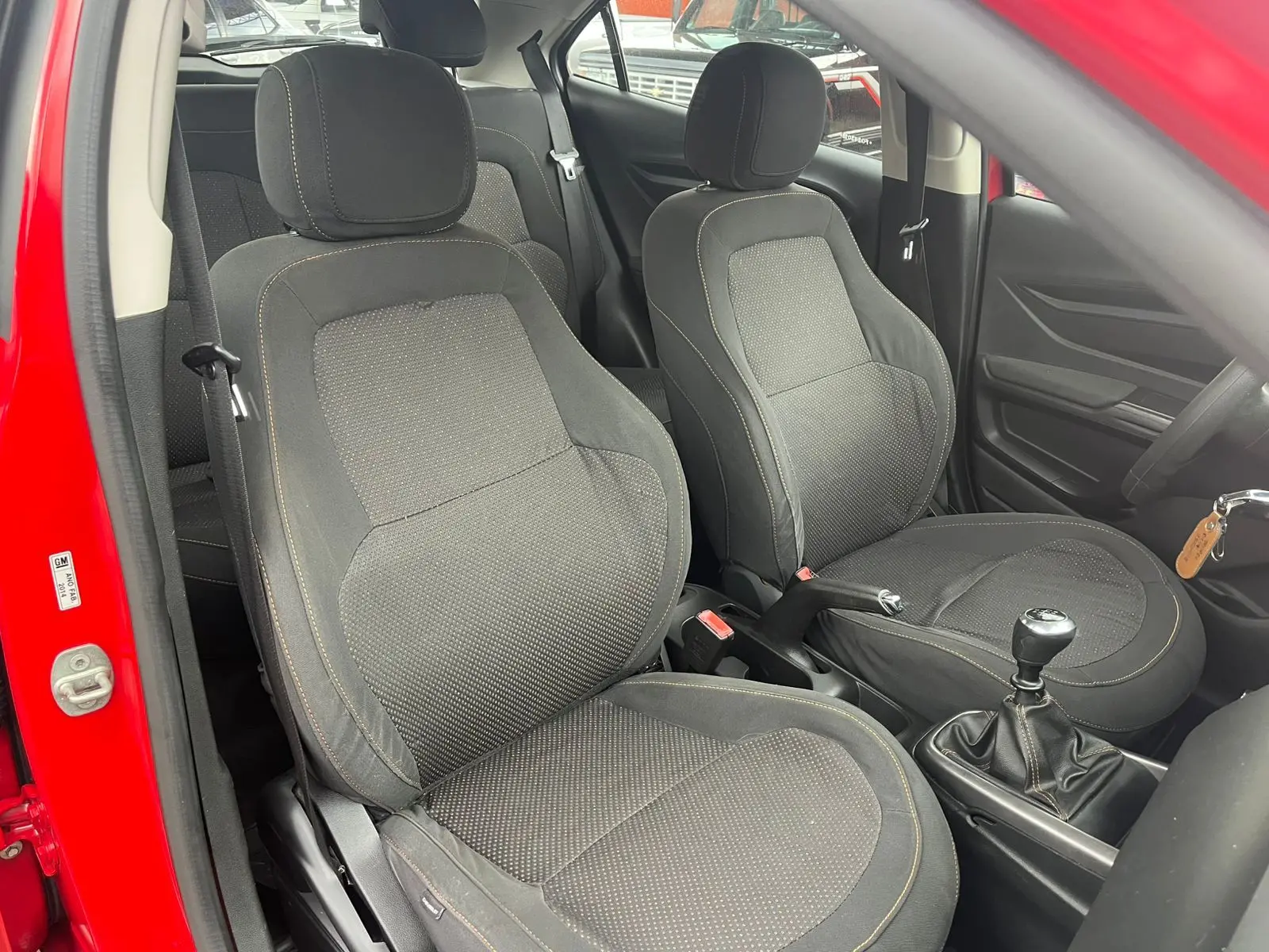 CHEVROLET Onix Hatch - Foto