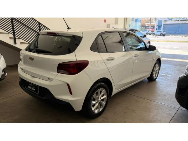 CHEVROLET Onix Hatch - Foto