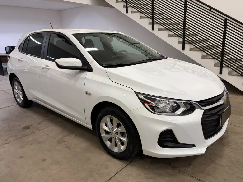 CHEVROLET Onix Hatch - Foto