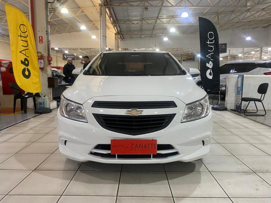 CHEVROLET Onix Hatch - Foto