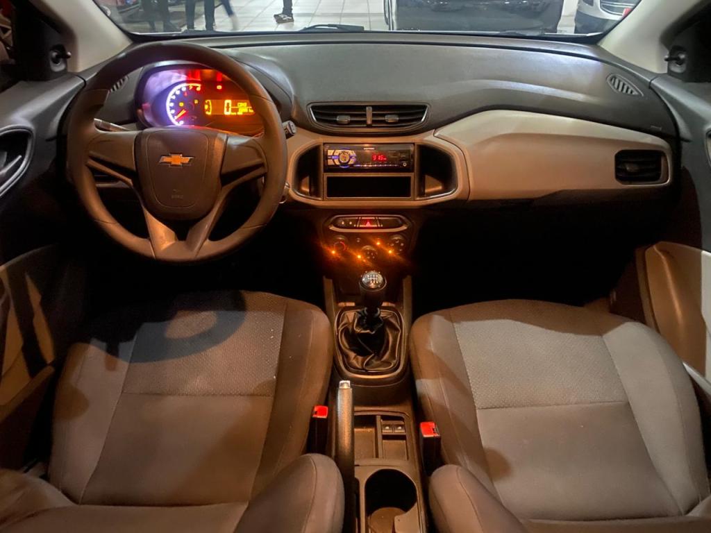 CHEVROLET Onix Hatch - Foto