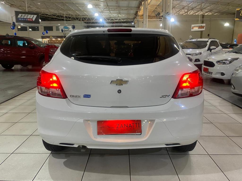 CHEVROLET Onix Hatch - Foto