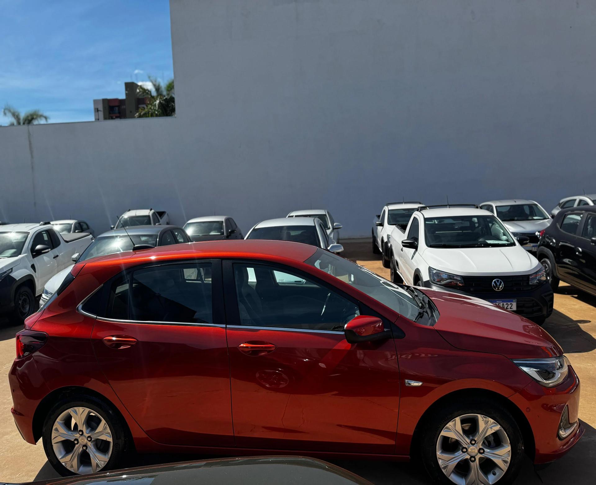 CHEVROLET Onix Hatch - Foto