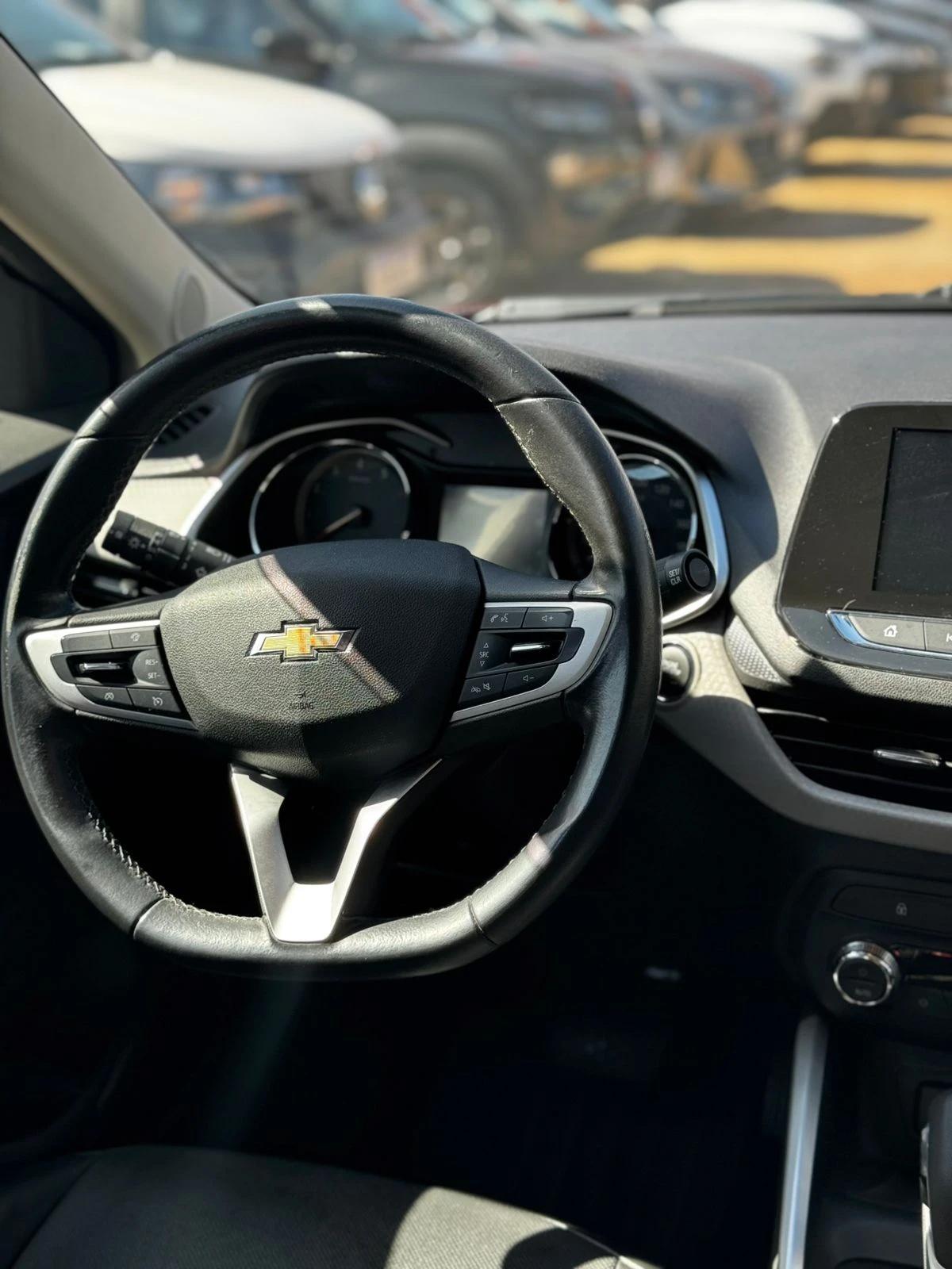 CHEVROLET Onix Hatch - Foto