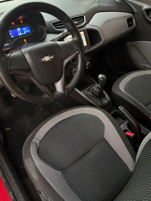 CHEVROLET Onix Hatch - Foto