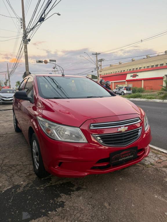 CHEVROLET Onix Hatch - Foto