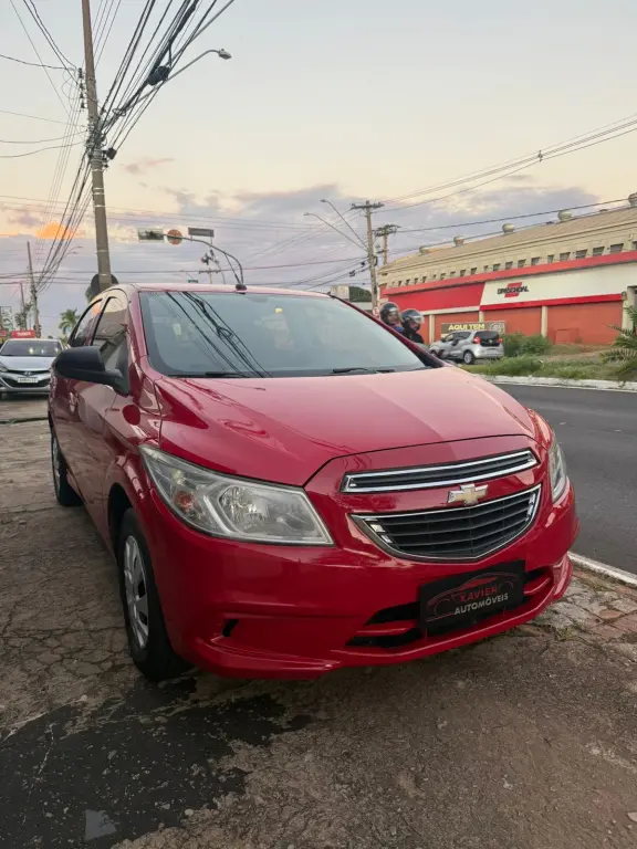 CHEVROLET Onix Hatch - Foto