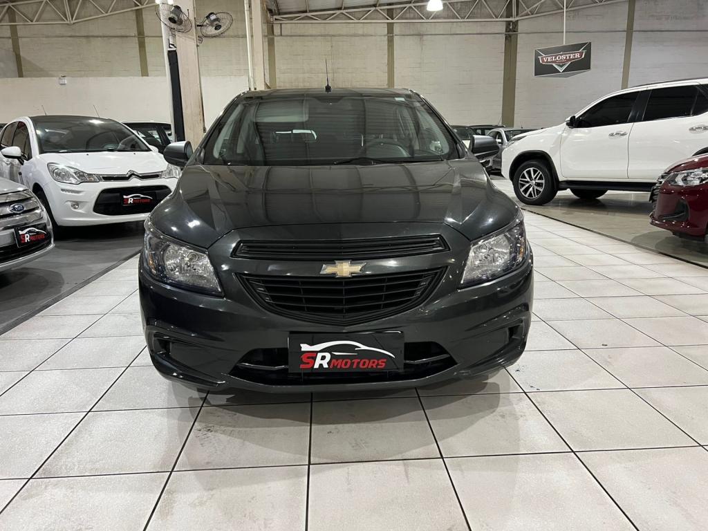 CHEVROLET Onix Hatch - Foto