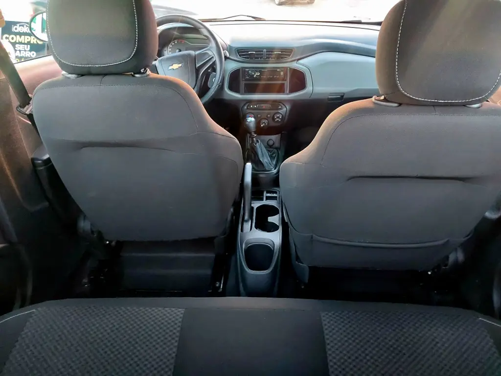 CHEVROLET Onix Hatch - Foto