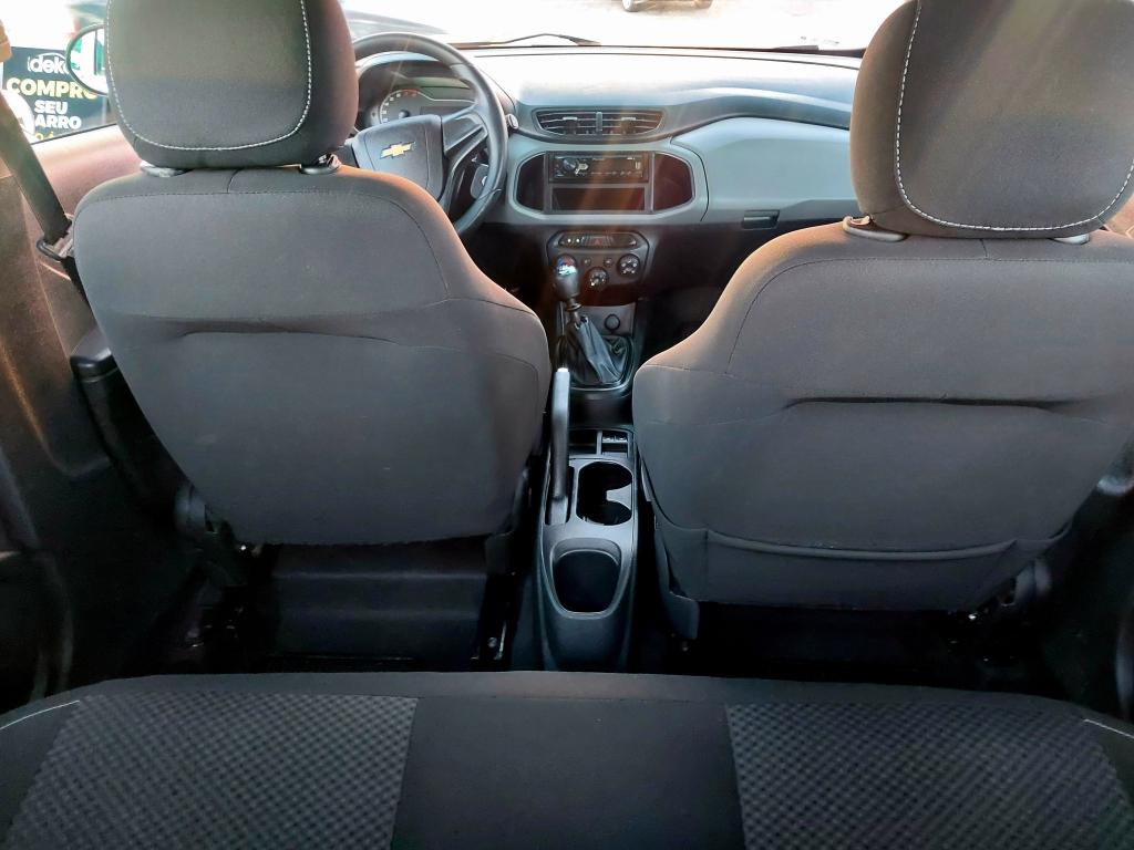 CHEVROLET Onix Hatch - Foto