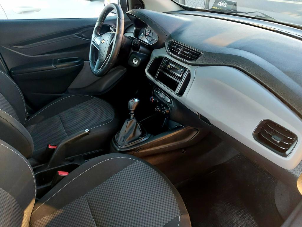CHEVROLET Onix Hatch - Foto