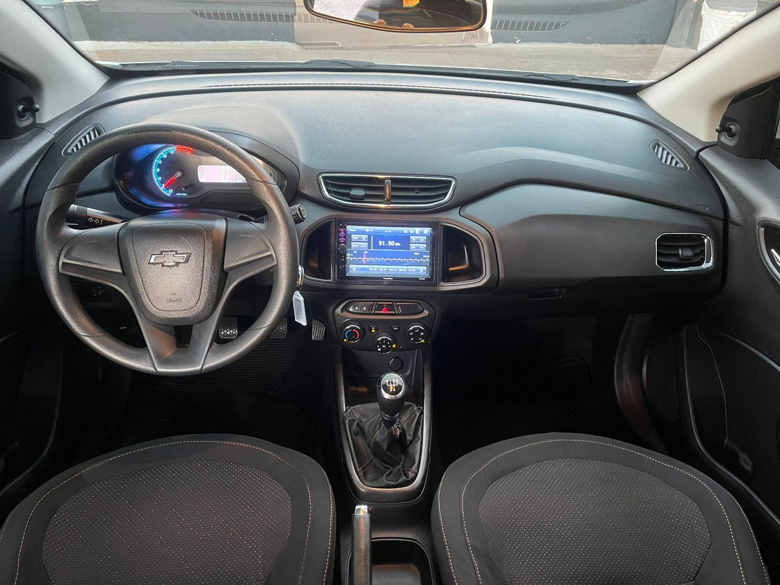 CHEVROLET Onix Hatch - Foto