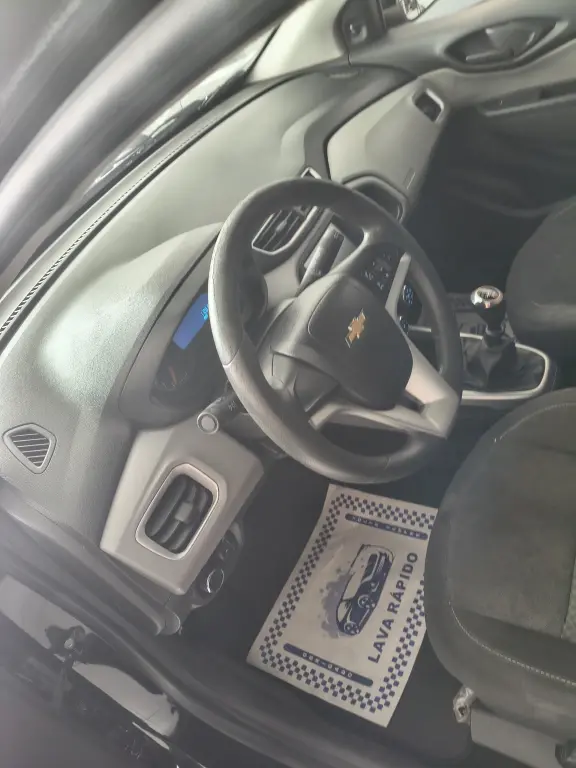 CHEVROLET Onix Hatch - Foto