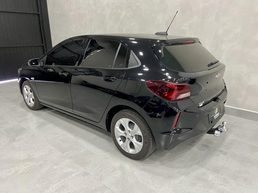 CHEVROLET Onix Hatch - Foto
