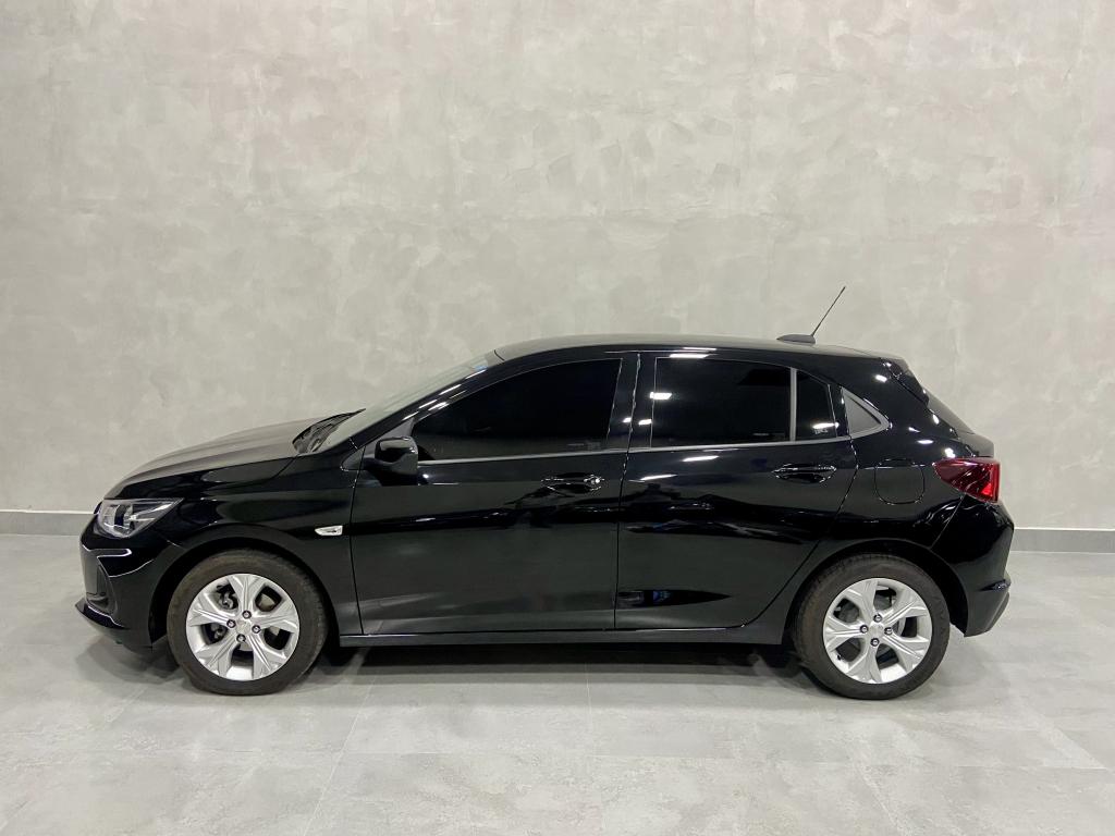 CHEVROLET Onix Hatch - Foto