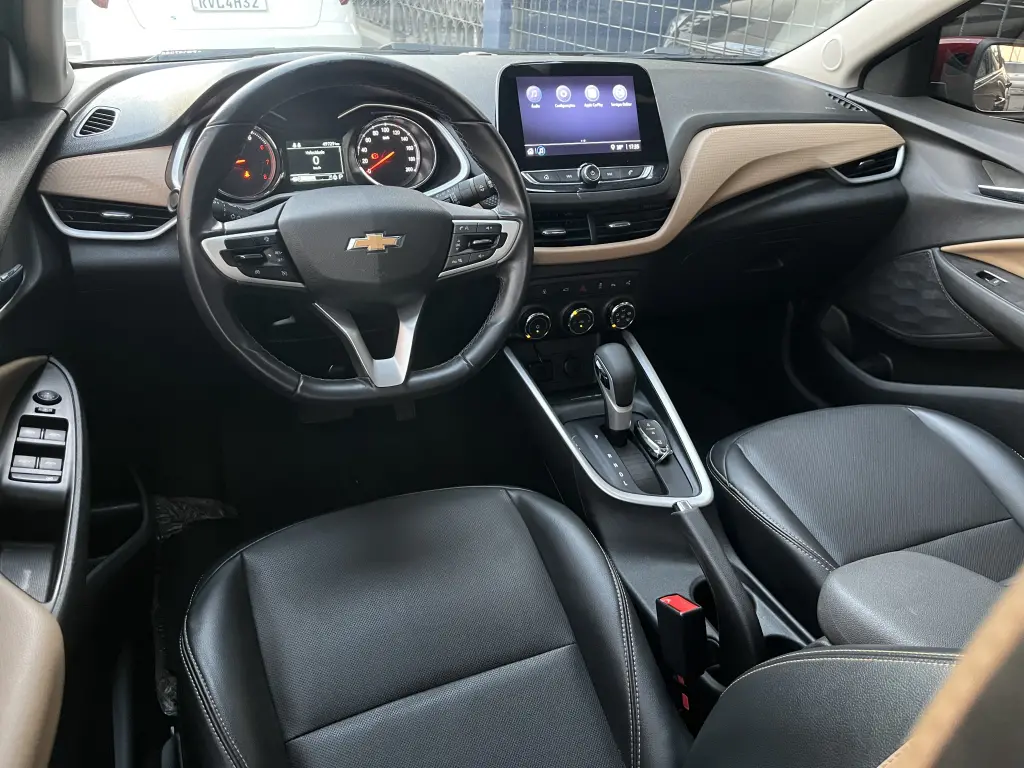 CHEVROLET Onix Hatch - Foto