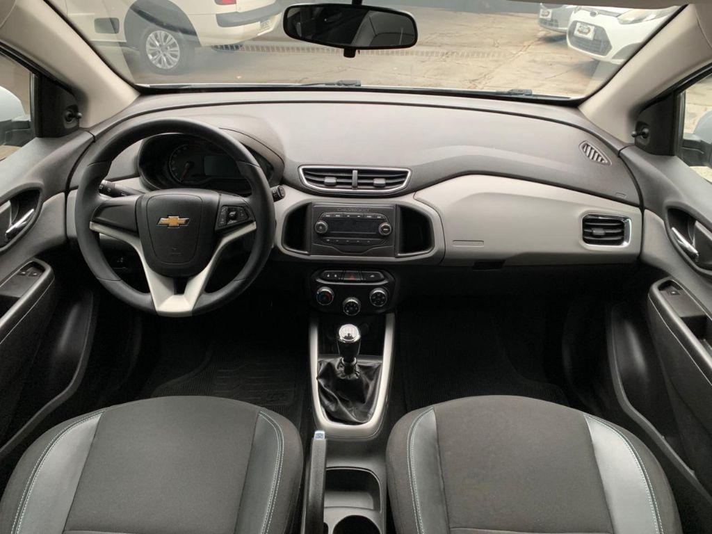 CHEVROLET Onix Hatch - Foto