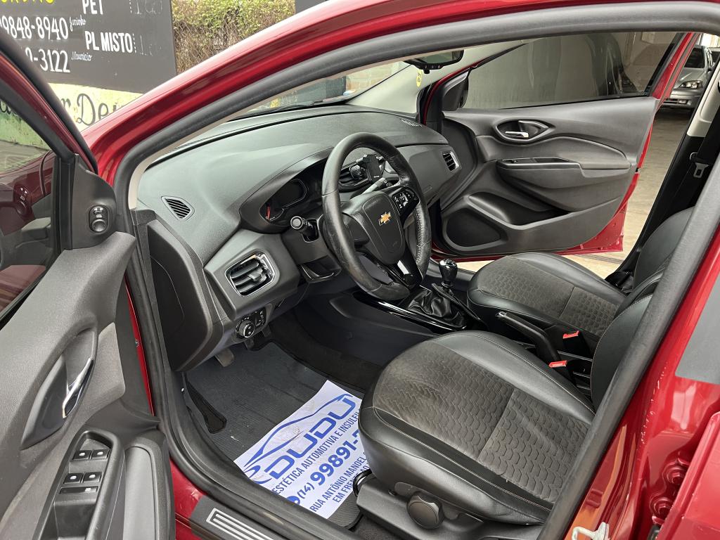 CHEVROLET Onix Hatch - Foto