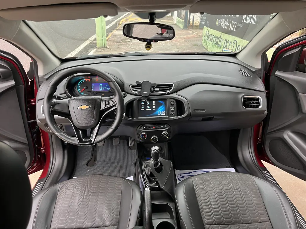 CHEVROLET Onix Hatch - Foto