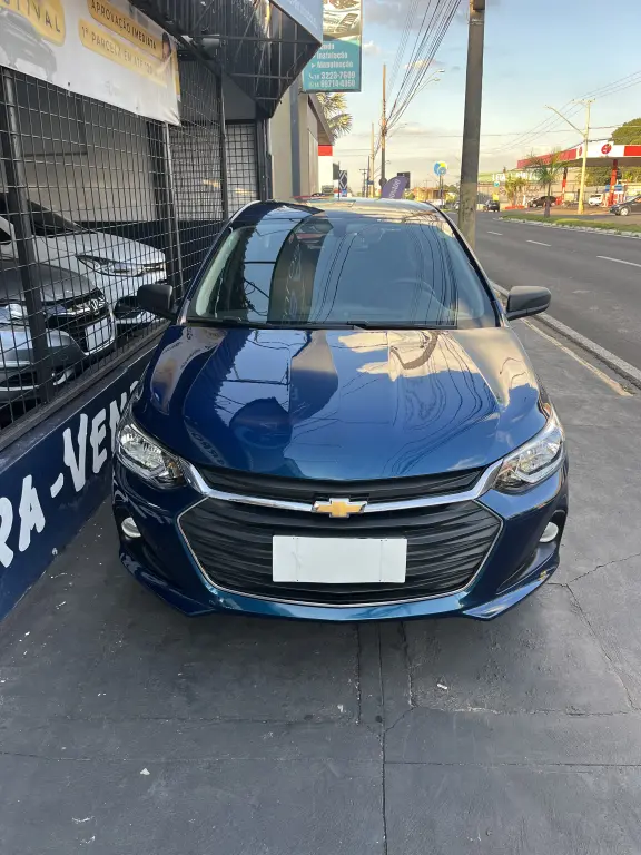 CHEVROLET Onix Hatch - Foto