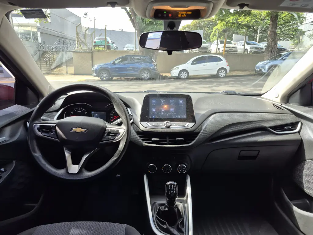 CHEVROLET Onix Hatch - Foto