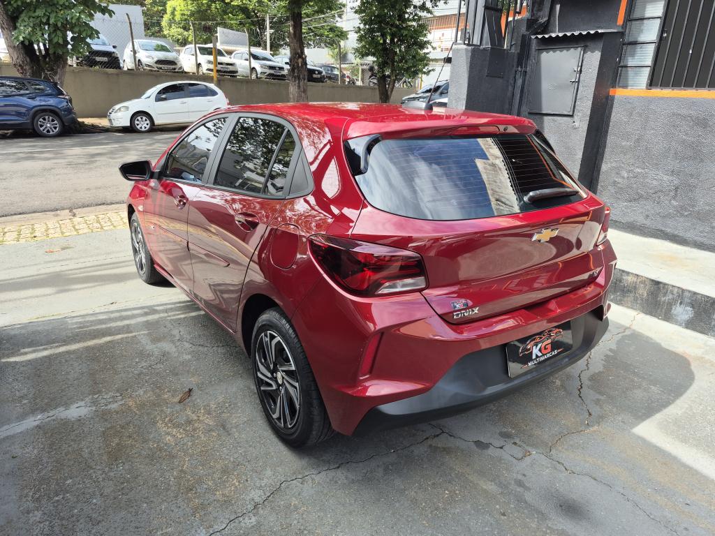 CHEVROLET Onix Hatch - Foto