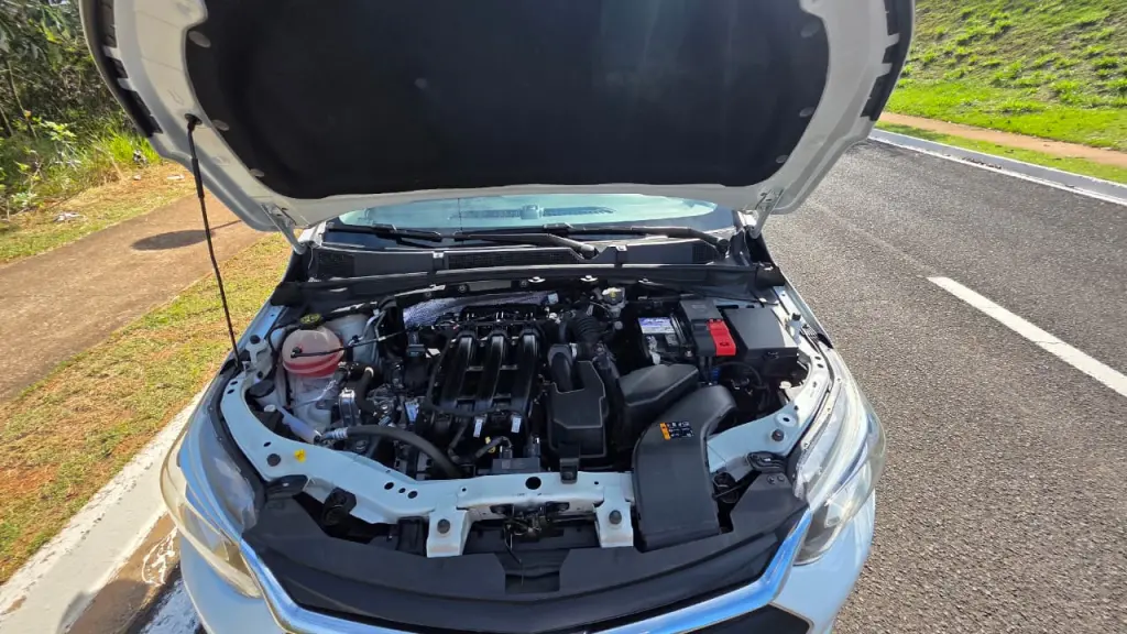 CHEVROLET Onix Hatch - Foto