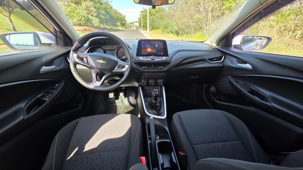 CHEVROLET Onix Hatch - Foto