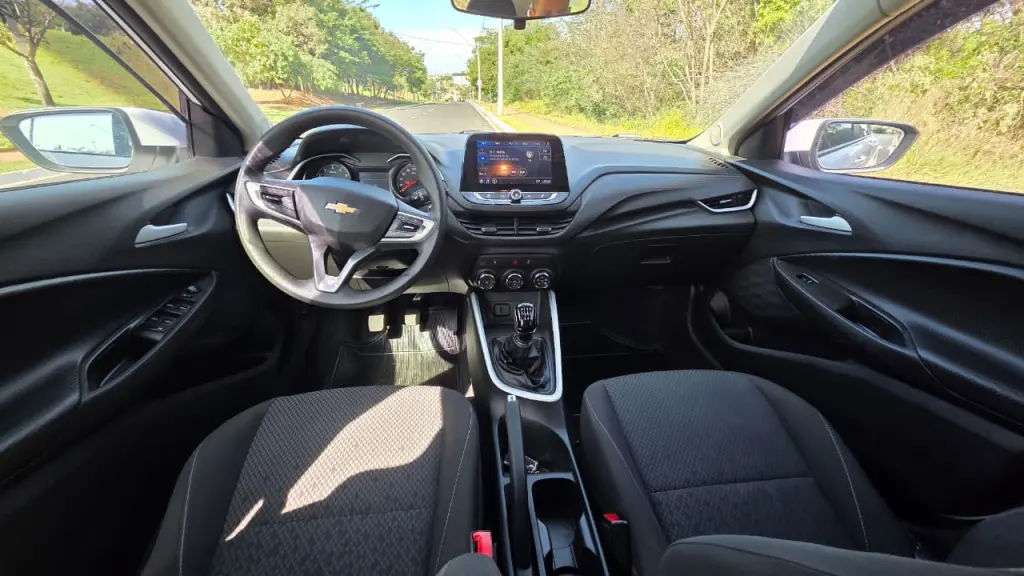 CHEVROLET Onix Hatch - Foto